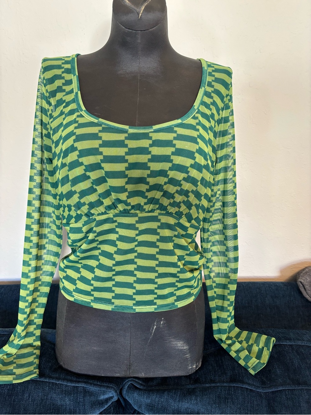 Lisa Says Gah Fall 2021 Green Cropped Mesh Long Sleeve Top Size L - Picture 2 of 8